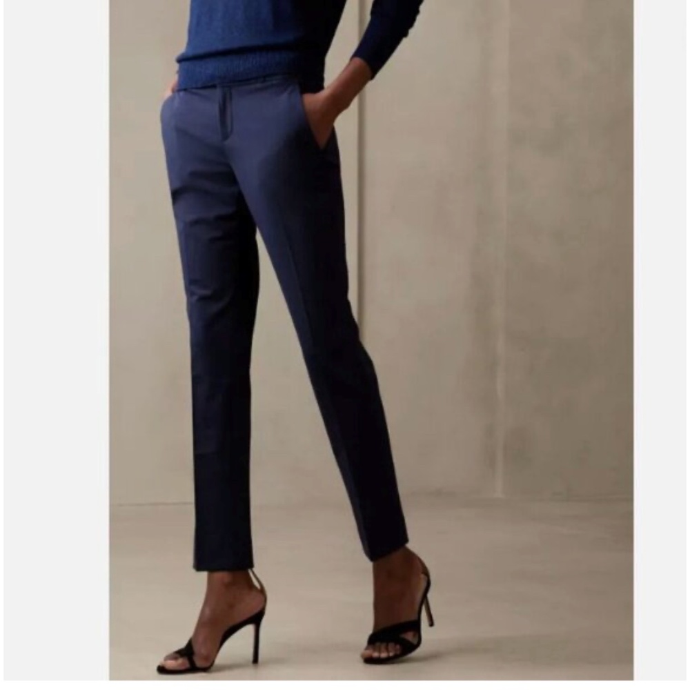 Banana Republic Navy RYAN STRETCH TWILL PANT in size 2